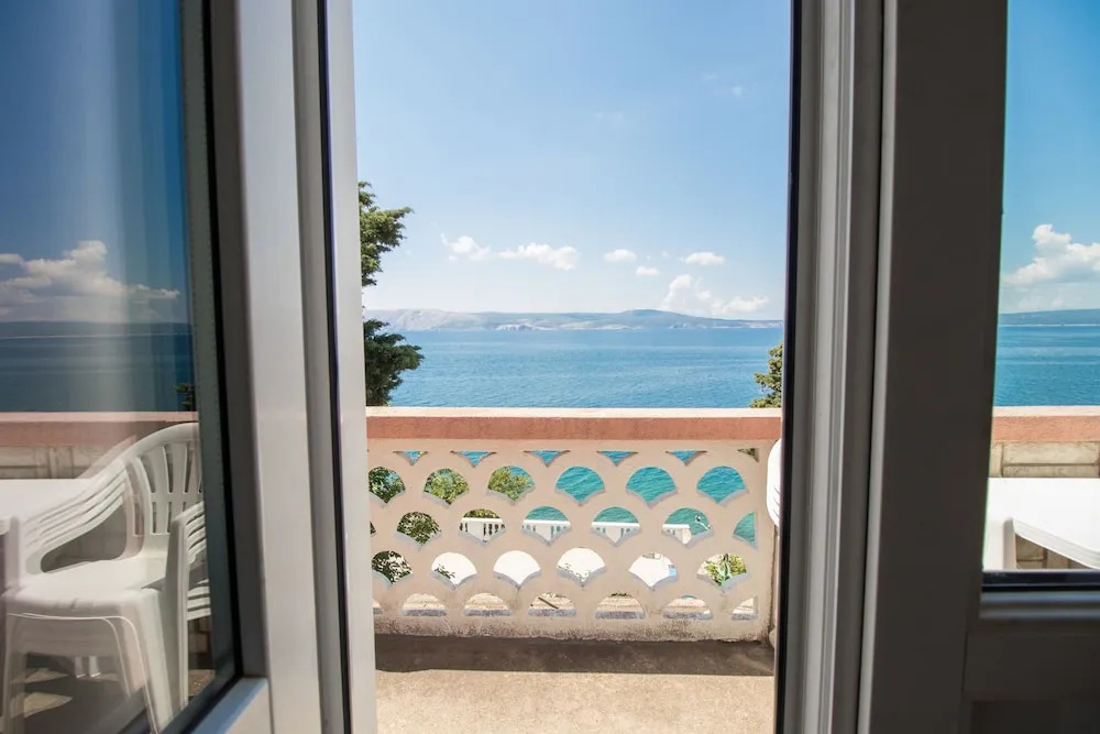 Apartments Josip by the sea