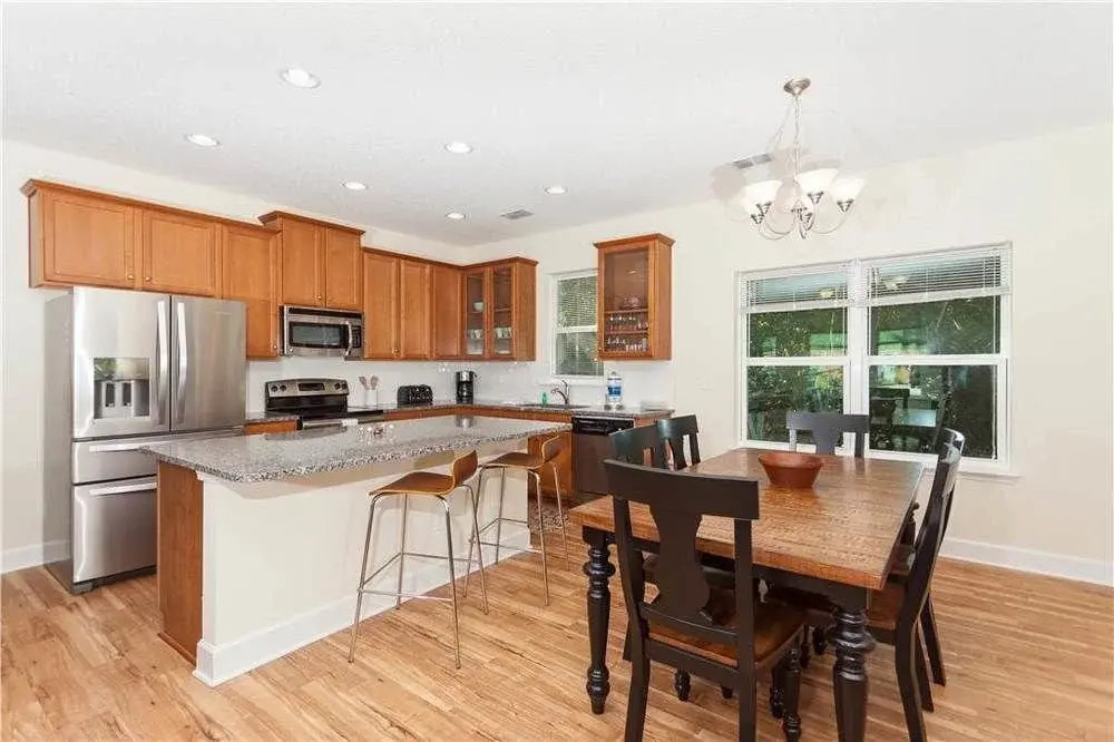 Ocean Palms, Sleeps 8, 4 Bedroom, Walk to the Beach by Vtrips