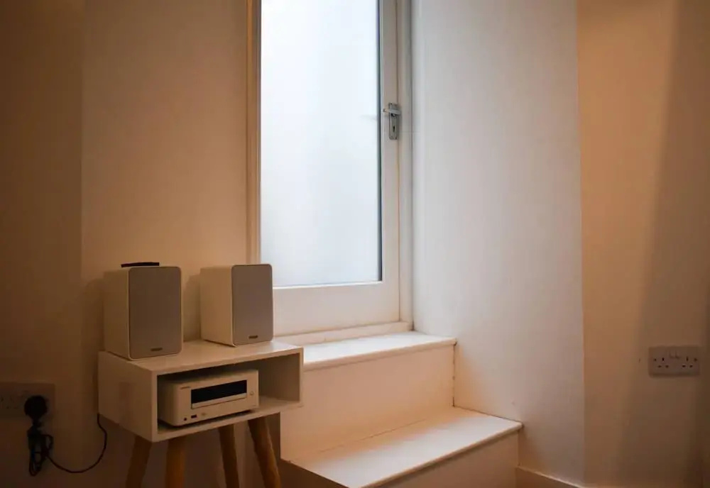 Unique Converted Vault Apartment in Hove