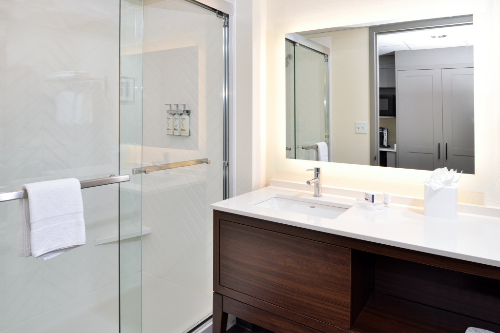 Holiday Inn Hotel & Suites Overland Park-Convention Center by IHG