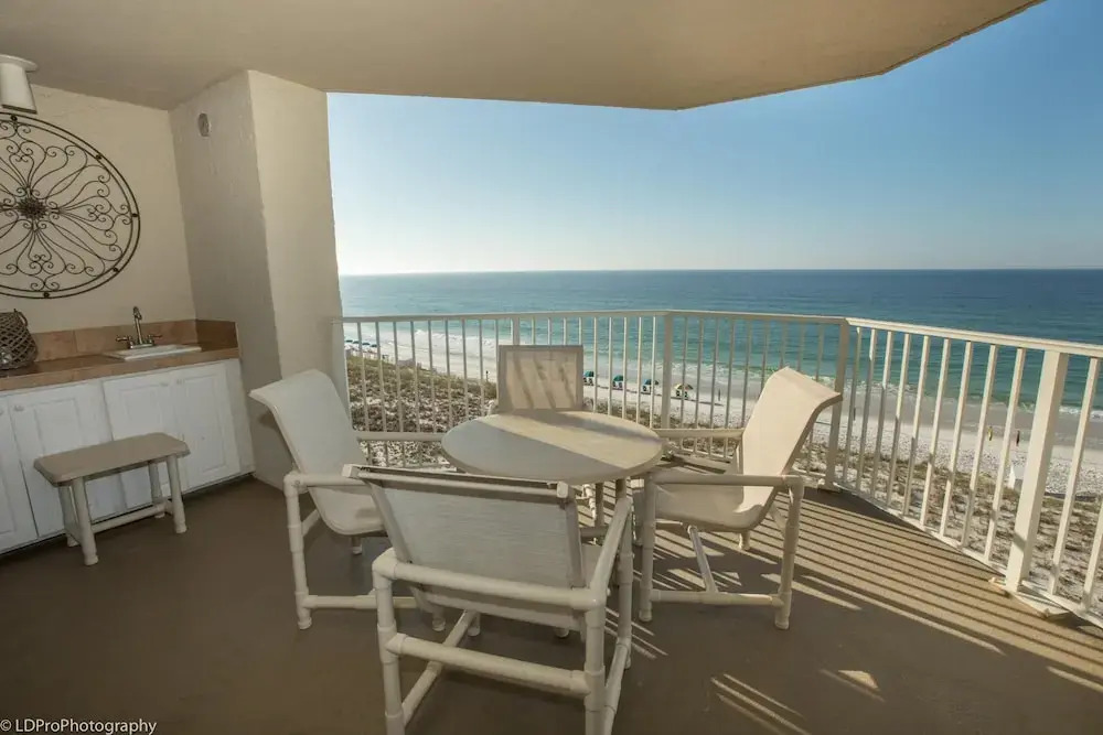 Inlet Reef 403 2 Bedroom Condo by RedAwning