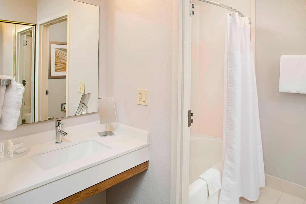 Courtyard by Marriott West Palm Beach Airport