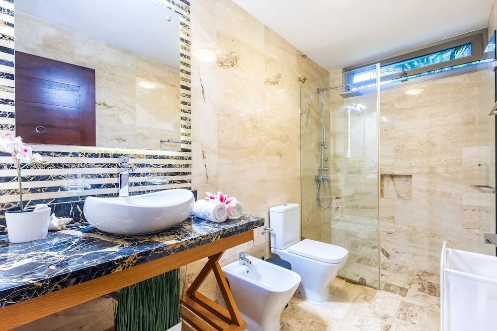 Villa Desiree 5BR Cocotal Luxury Villa Pool Maid