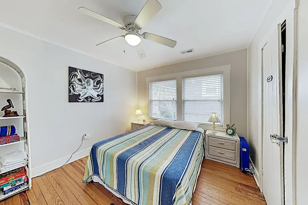 New Listing! Island Time , Steps To Beach 4 Bedroom Home