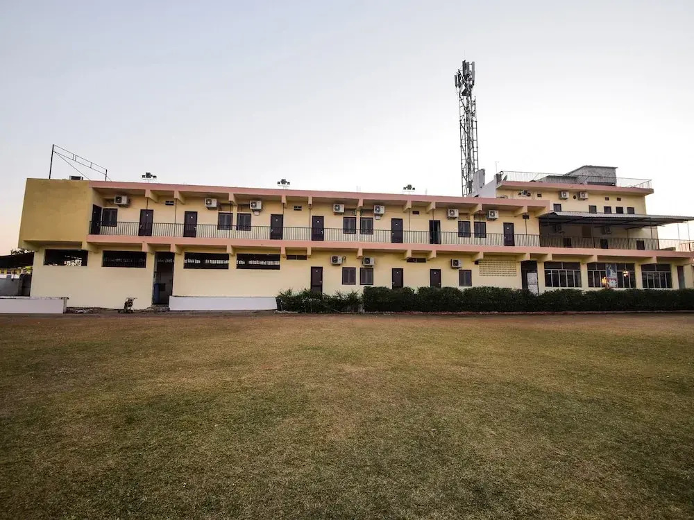 OYO 26659 Hotel Parmanand Garden