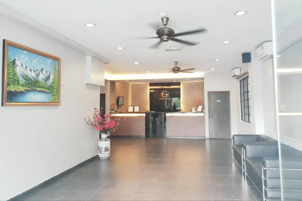 Golden Court Hotel - Sri Pelangi