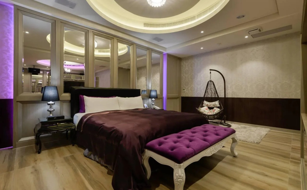 M hotel