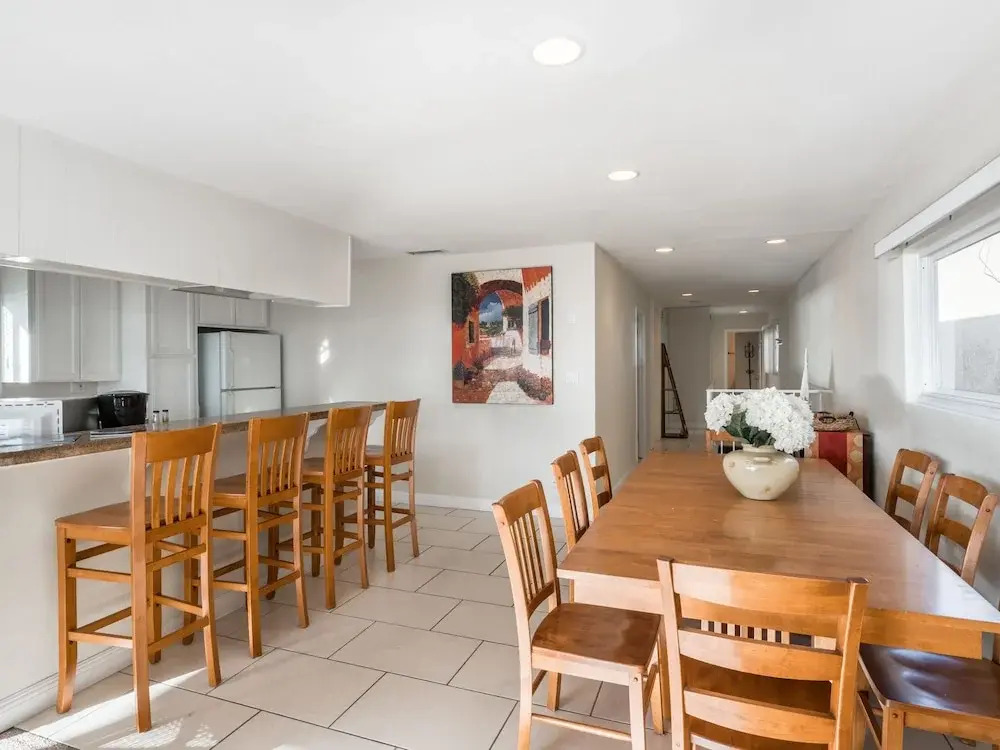 700 East Oceanfront Unit B