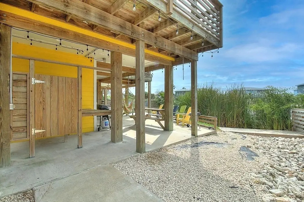 There's Money in the Banana Stand Ov26 4 Bedrooms 3.5 Bathrooms Home