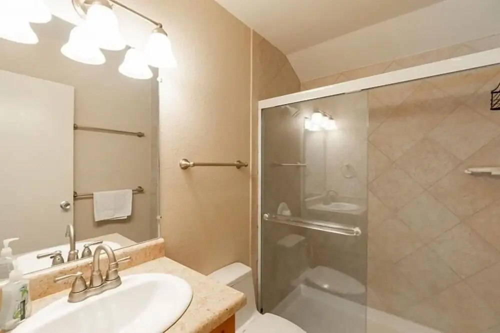17 Vail Road 3 Bedroom Condo by RedAwning