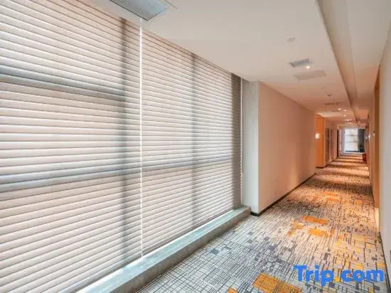 Yannian Wenyuan Hotel