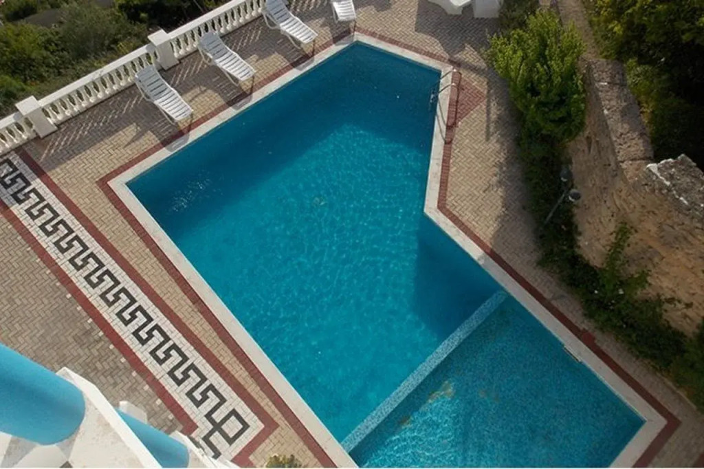 Paradise Hotel