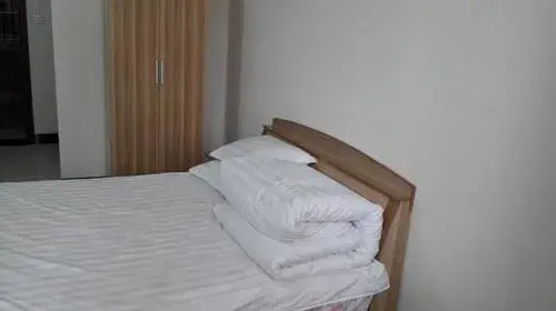 Kaifeng Yaxuange Apartment