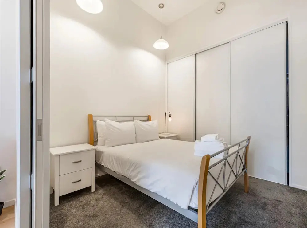 Stylish City Pad Near Sky Tower!