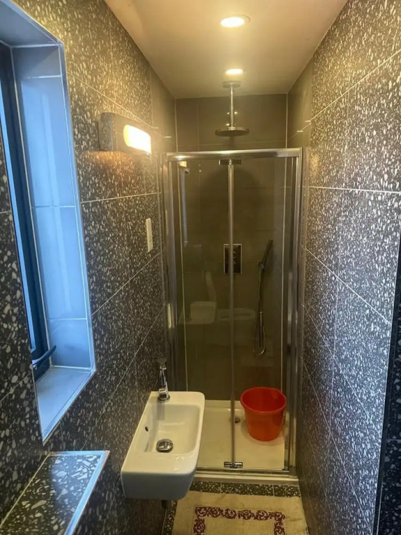 1 Bed Flat - Sleeps 2 - Pets - Garden - Parking