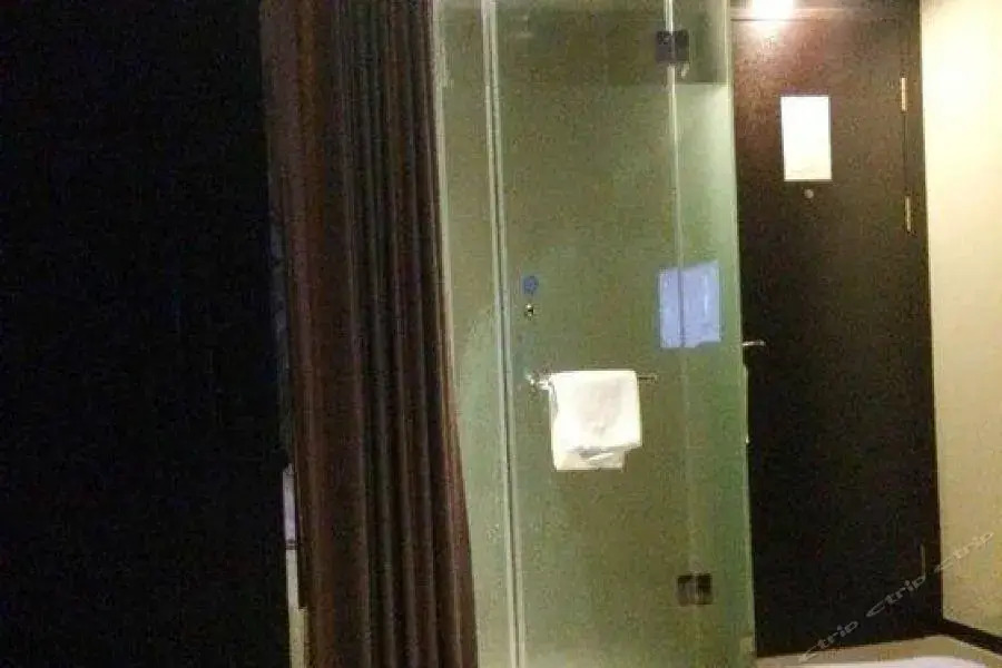 Hangzhou Peacock Hotel