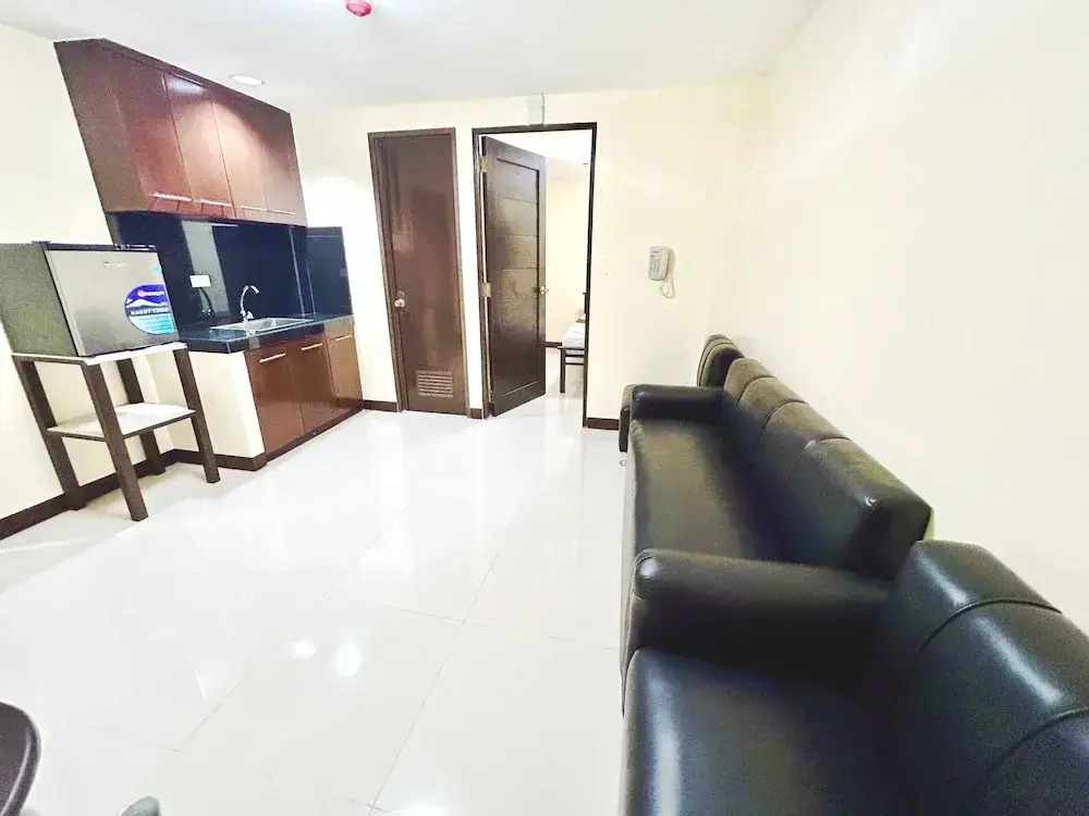 OYO 1045 Rayjan Apartelle