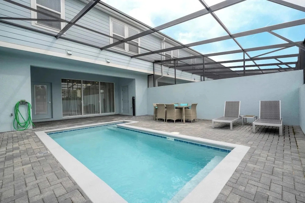 Luxury Townhouse w/ Private Pool Near Clubhouse