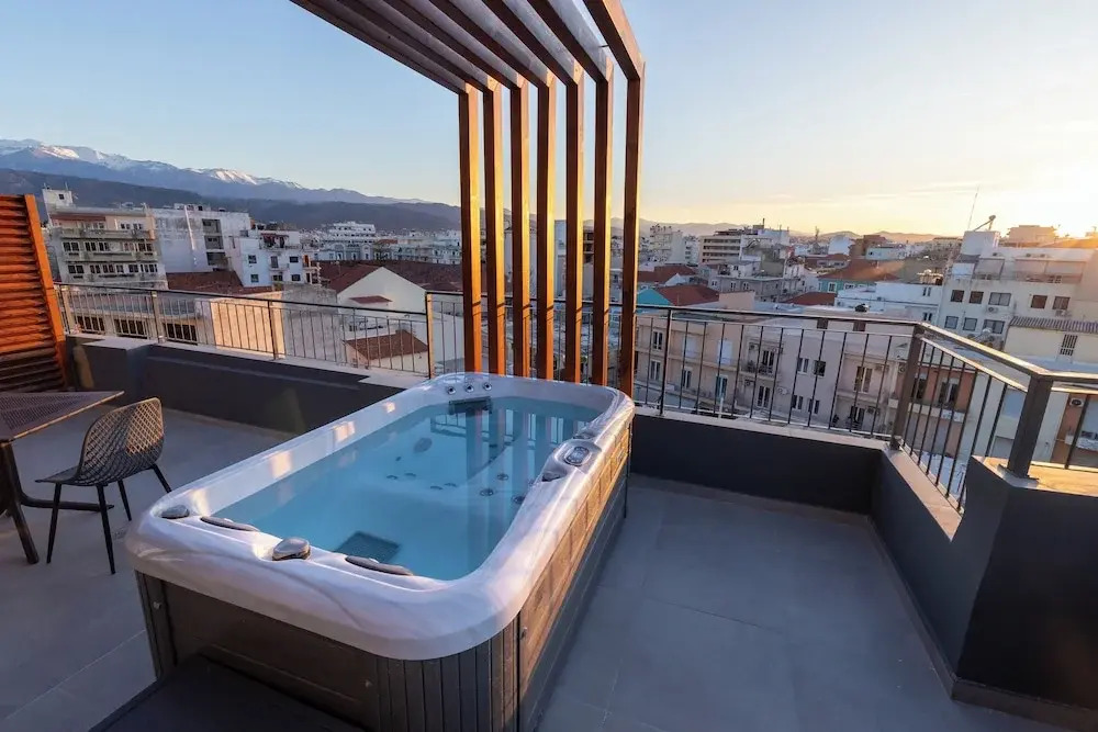 Anele Luxury Suites - Roof Top Jacuzzi