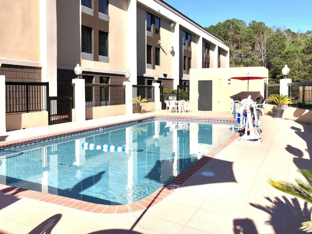 Comfort Inn Darien - North Brunswick