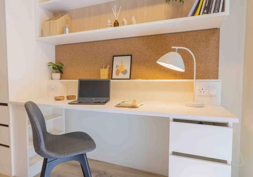 For Students Only - iQ Bristol by Bus Station and 15 Min to Uni