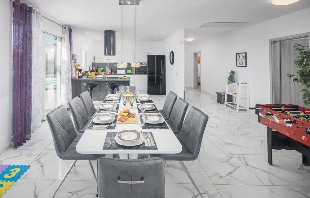 Stunning Home In Pula