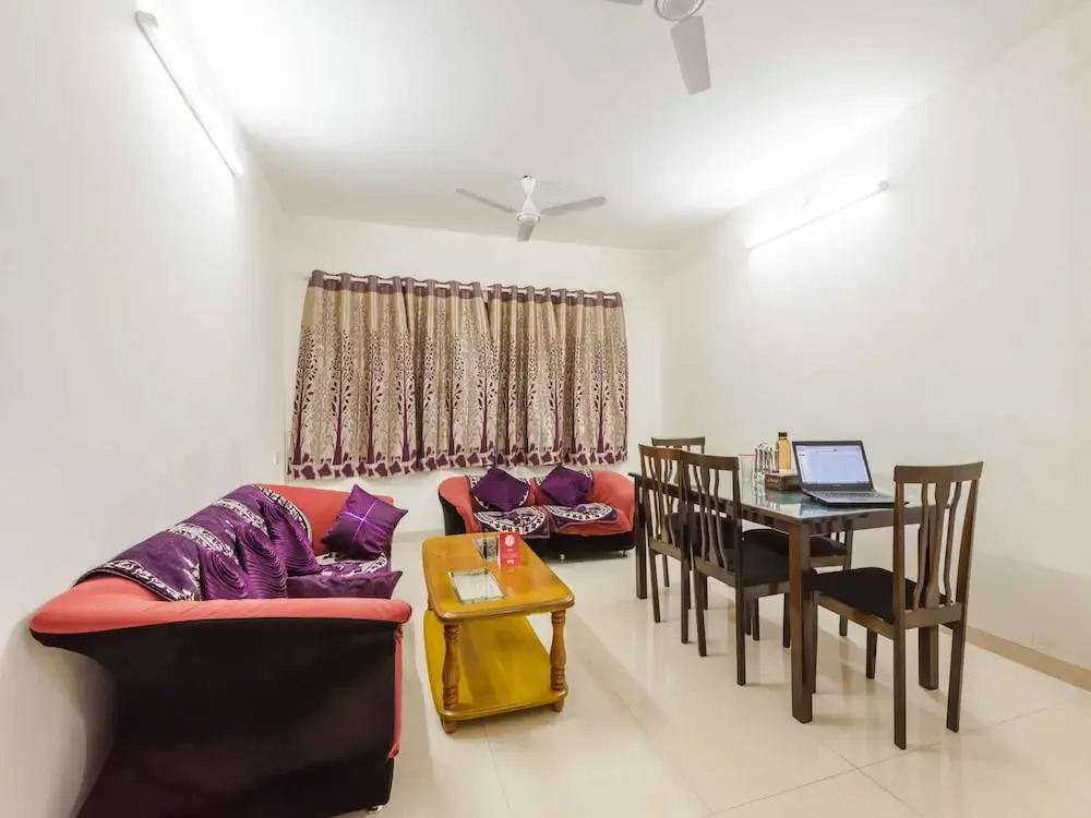 OYO 4573 Apartment near BKC