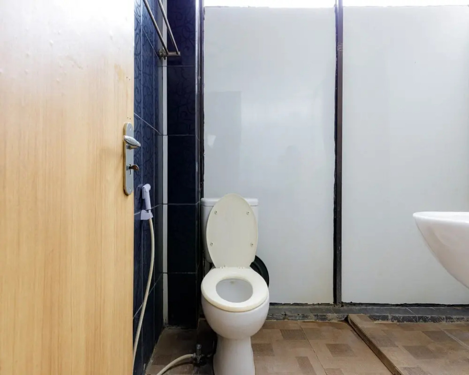 Urbanview SRB near Mall Ciputra Cibubur by RedDoorz