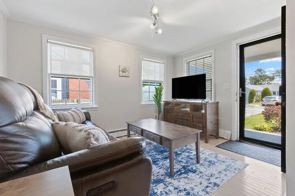 Beachside Retreat Cozy 1-bedroom w Private Yard