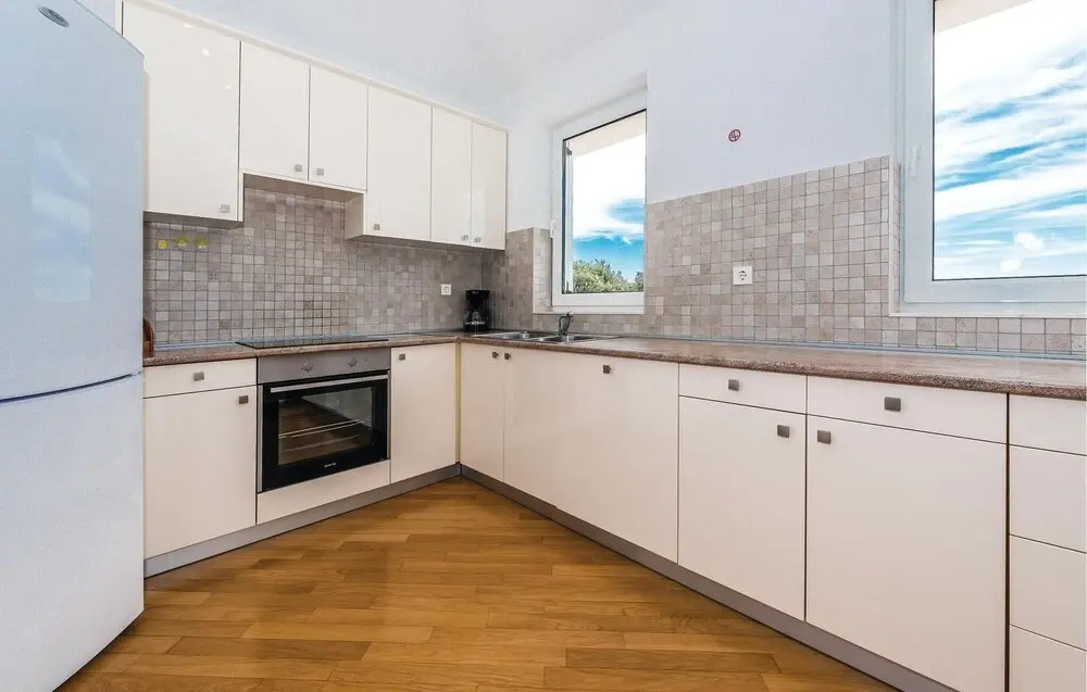 Beautiful Home in Primosten With Wifi and 6 Bedrooms