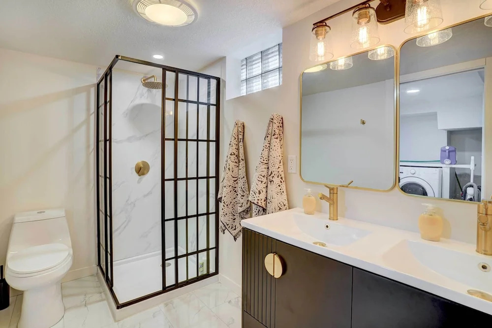 Hopkins Vacation Rental ~ 12 Mi to Minneapolis
