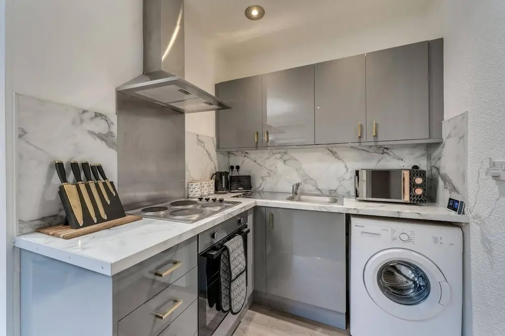 Garden Flat - Stylish - Modern Flat - Near Balloch