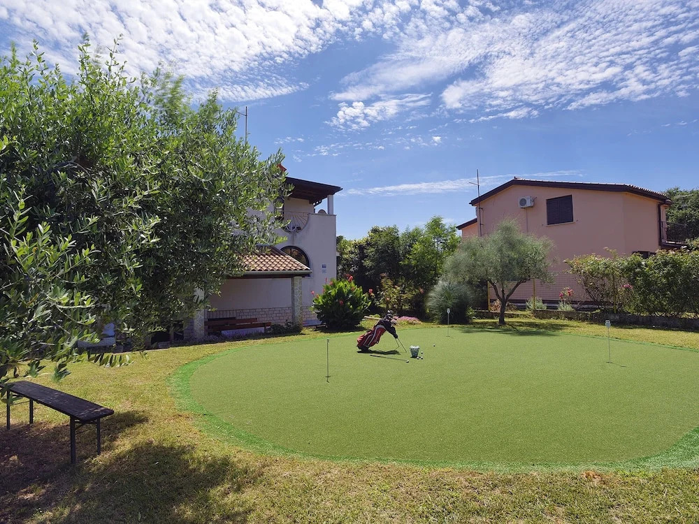 Holiday Home in Liznjan With Pool Near Beach