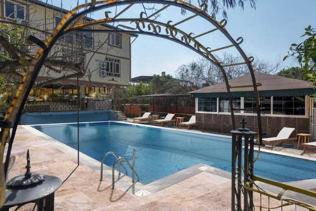 Kromer Garden Hotel