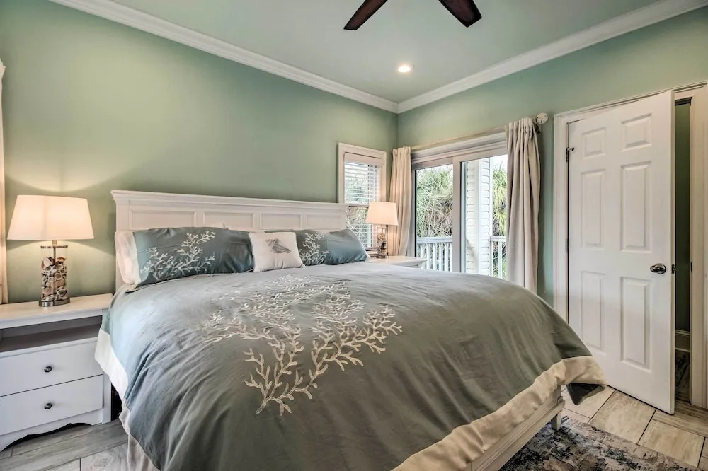 Tybee Island Home w/ Rooftop & Ocean Views!