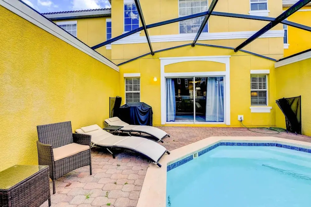 Private Pool and Enjoy all Resort Amenities Pool, gym and More!!