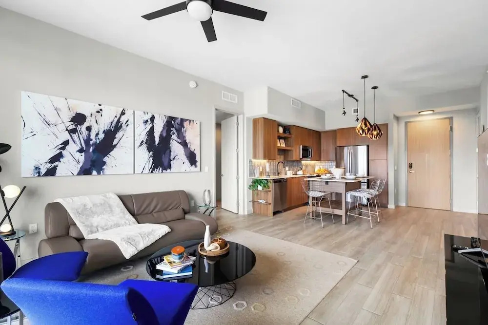 Chic 2BR Downtown Fort Lauderdale Apt w/ Pool