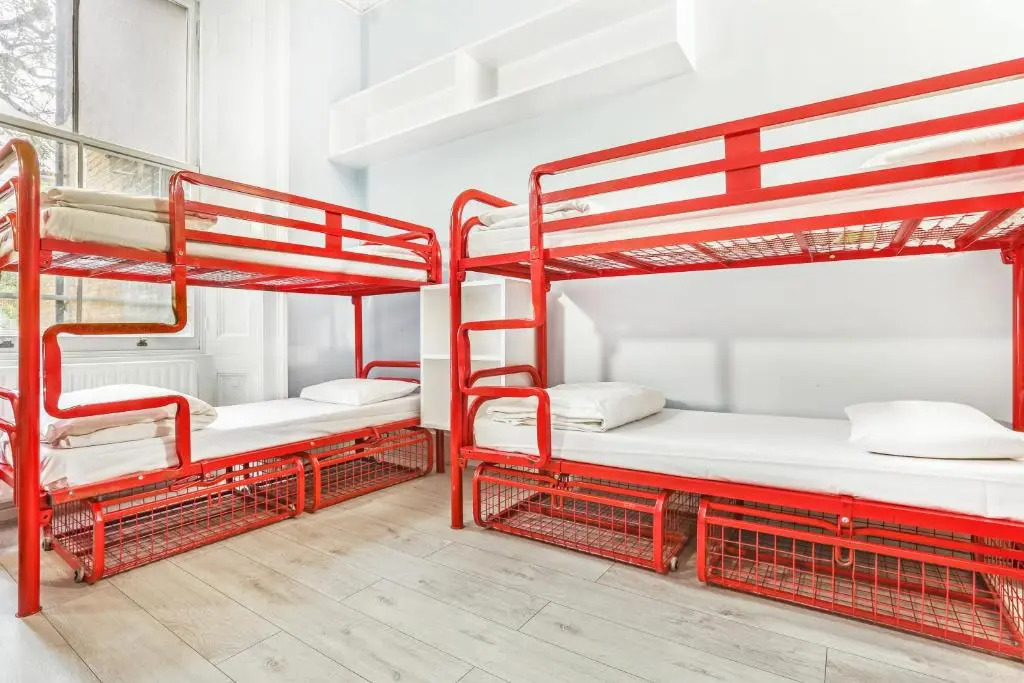 Astor Victoria Hostel