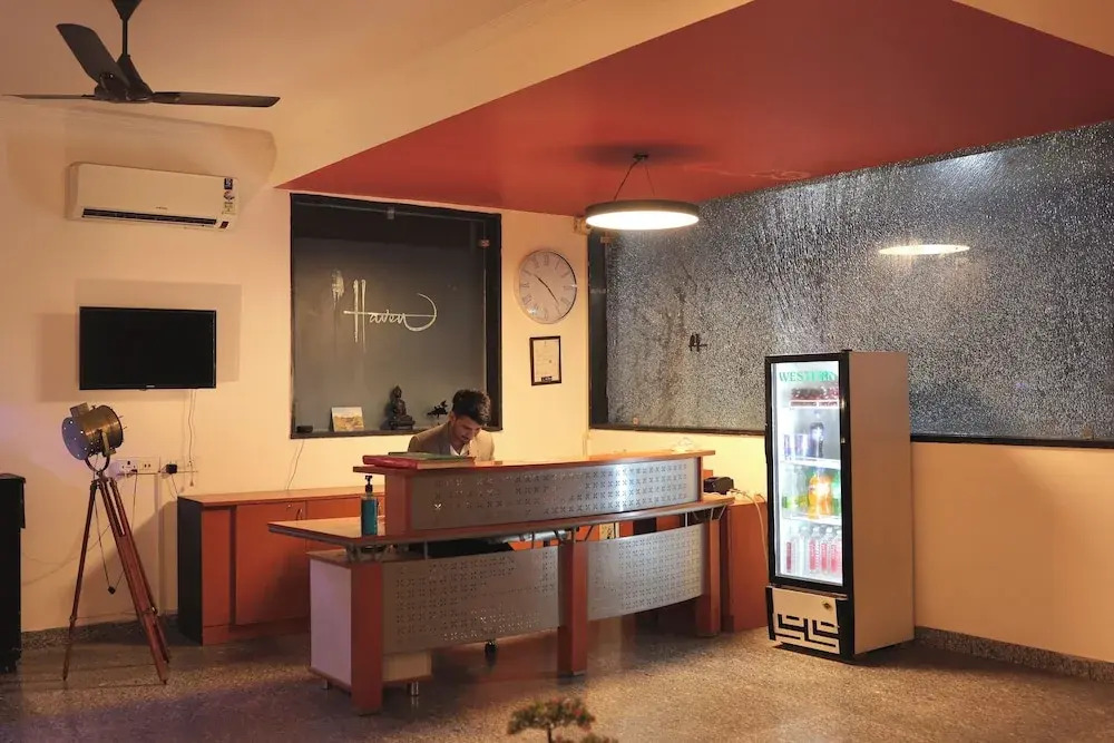 Haven Hotel Sector 31,Gurugram