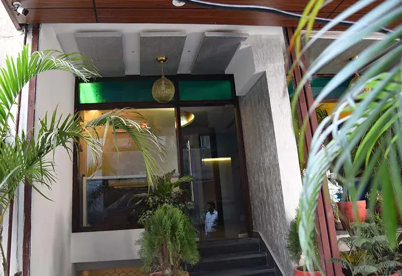 OYO 10391 Hotel Royal Sunshine