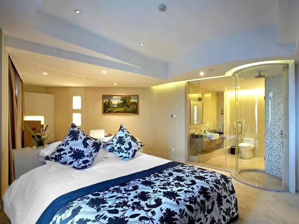 Ningbo Holiyacht Crystal Hotel