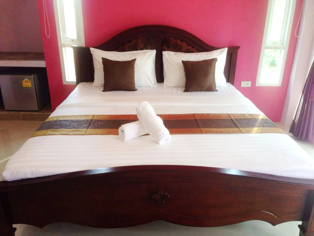 Lanta Riviera Villa Resort