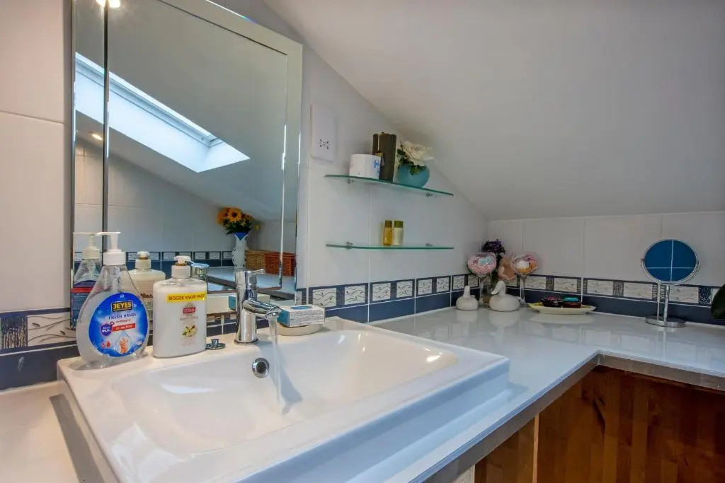 Premium 2nd floor 2 bed Apt sleeps 4 adults in Oban town