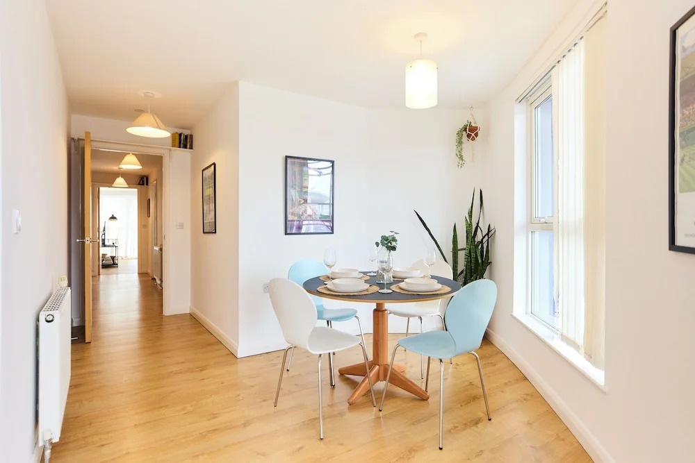 The Queensland Sanctuary - Trendy 2bdr Flat With Terrace