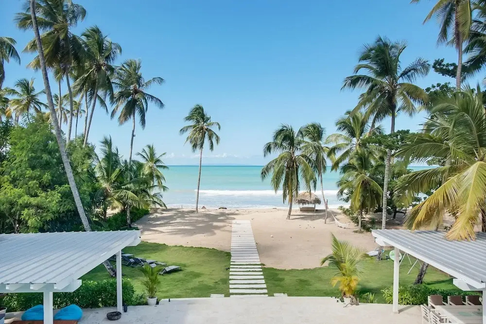 Beachfront Oasis Pool Chef Hskp Sleeps 22