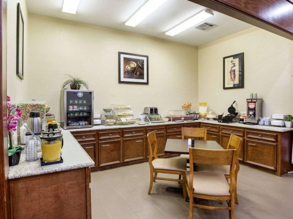 Quality Suites Houston NW Cy-Fair