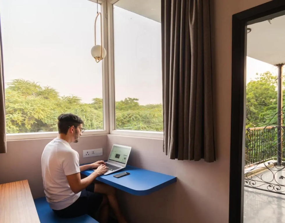 Minimalist Poshtel & Suites