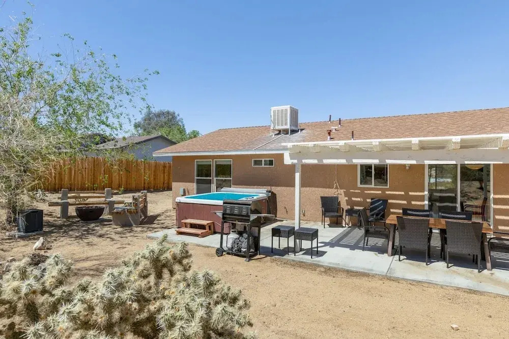Serenity Sands - Hot Tub, Bbq And Fire Pit! 3 Bedroom Home by RedAwning