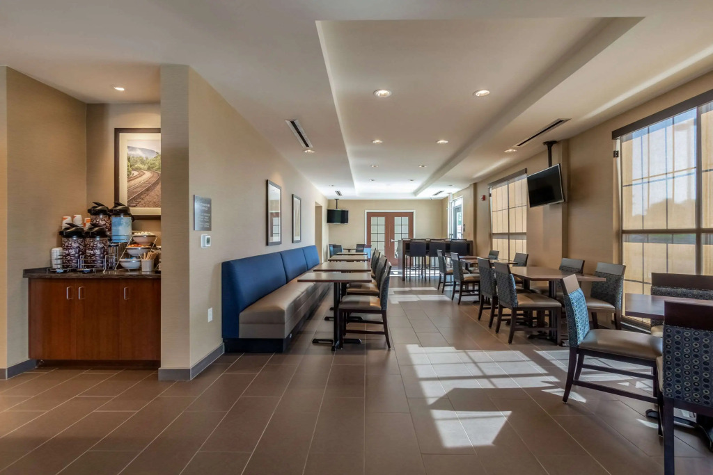Comfort Inn & Suites - Harrisburg Airport - Hershey South