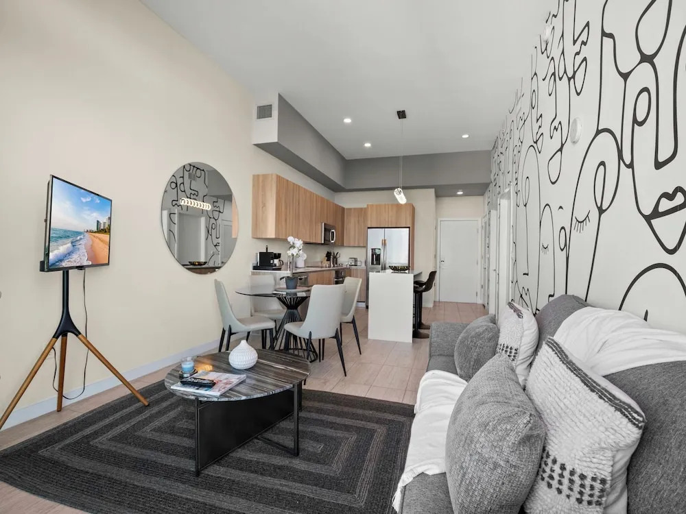 LUXURY NEW CONDO AT MIAMI DESIGN DISTRICT